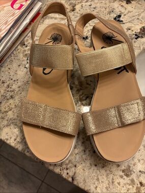 OTBT NOVA Gold Sparkle Elastic-Strap Sandals